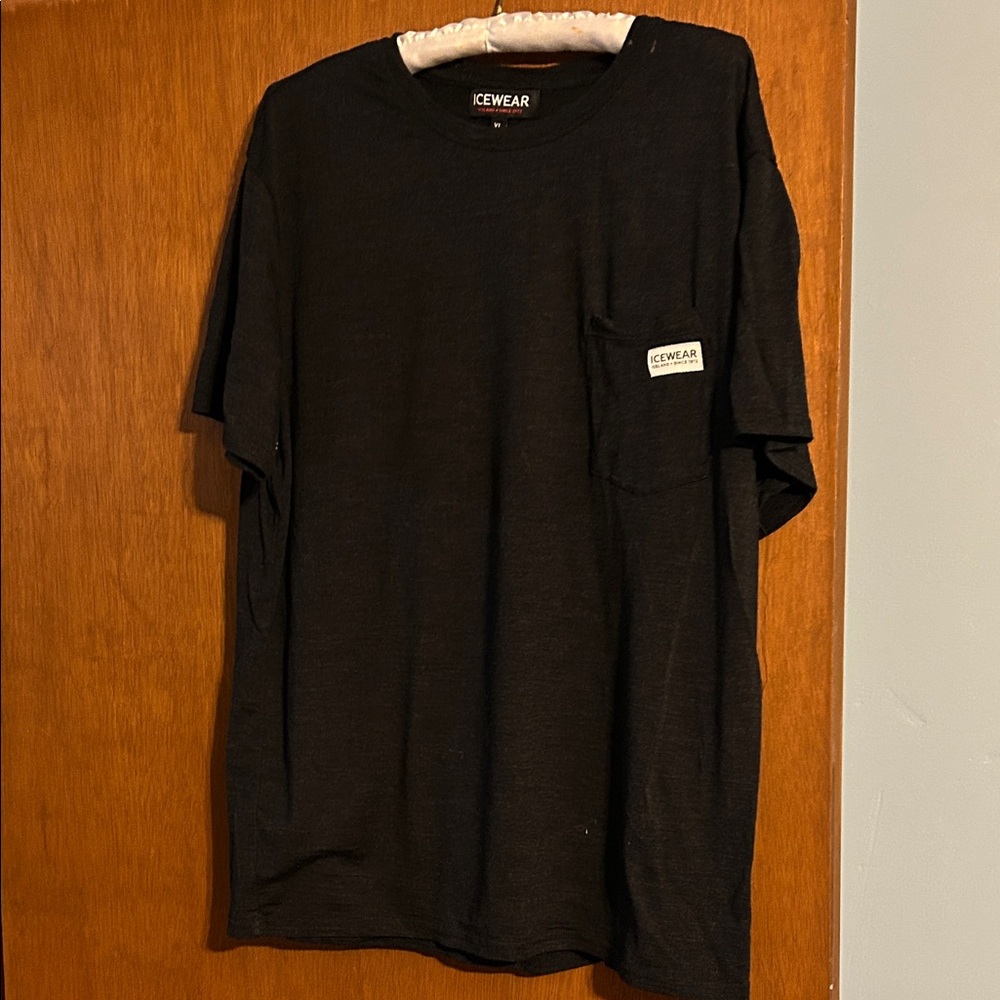 Icewear Black Men's Short Sleeve Tee